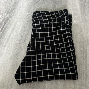 Lightweight Black & white checkered fashion leggings size medium